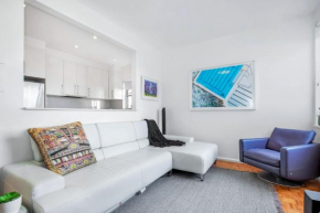 Bondi Getaway - Parking and Walk to the Beach, Sydney